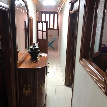 شقة توجد وسط مدينة طنجة و تتوفر على كامل التجهيزات الضرورية خاصةبالعائلات Eksteriør bilde