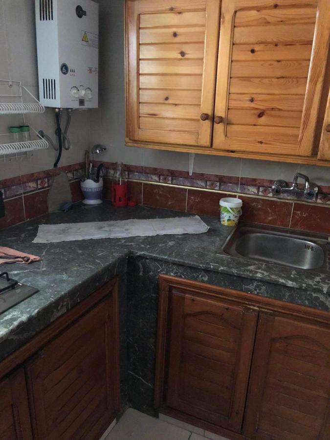 شقة توجد وسط مدينة طنجة و تتوفر على كامل التجهيزات الضرورية خاصةبالعائلات Eksteriør bilde